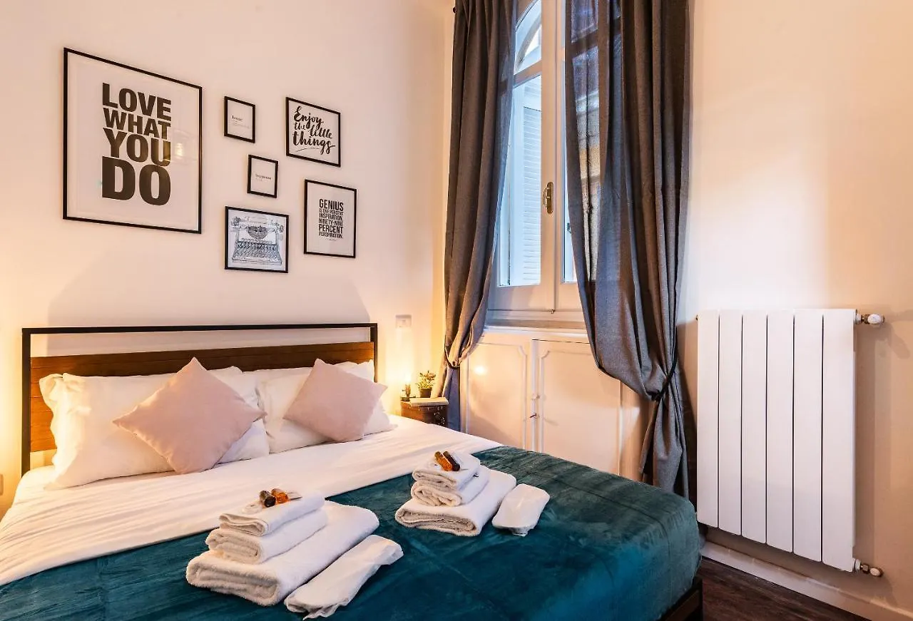 Apartment Appartamento Via Del Corso Rome