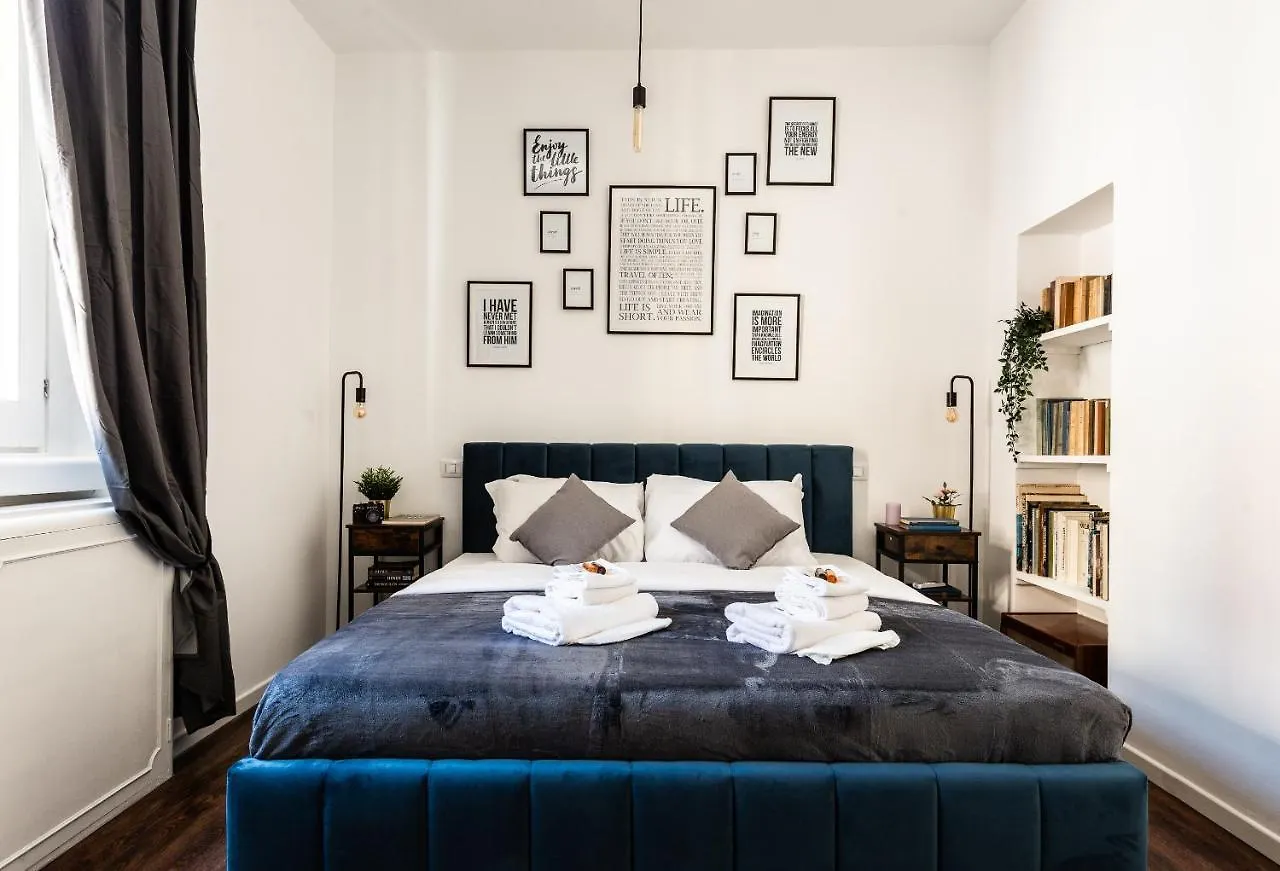 Apartment Appartamento Via Del Corso Rome Italy