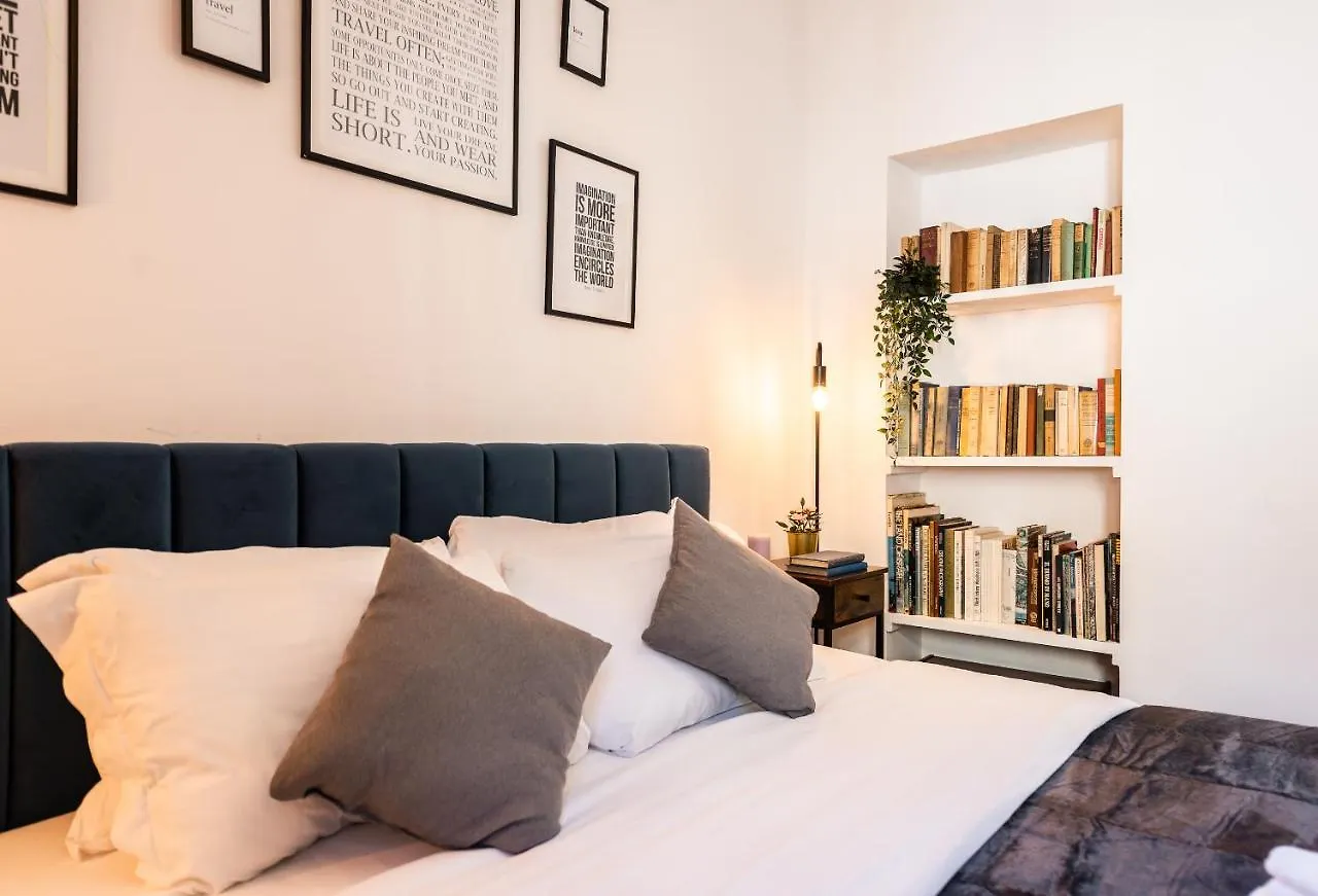 Apartment Appartamento Via Del Corso Rome